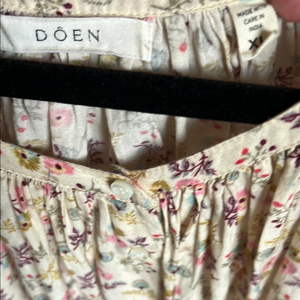 Doen Floral Blouse in Cream and Pink - Picture 2 of 5